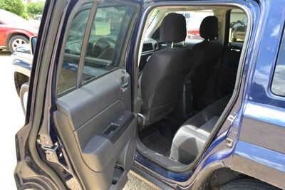 2015 Jeep Patriot, $9977. Photo 11