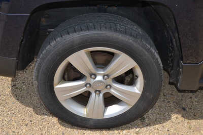 2015 Jeep Patriot, $9977. Photo 9