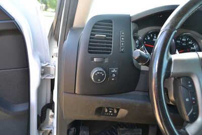 2013 Chevrolet 2500 Crew Cab, $12919. Photo 12
