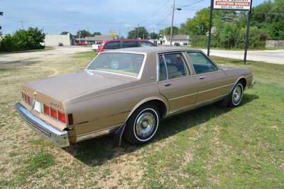1985 Chevrolet Caprice, $9500. Photo 3