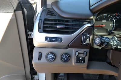 2018 Chevrolet Suburban, $24988. Photo 12