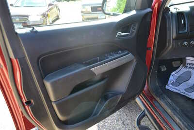 2019 Chevrolet Colorado, $22987. Photo 10