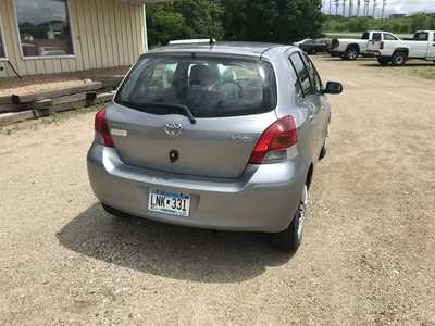 2010 Toyota Yaris, $3400. Photo 5