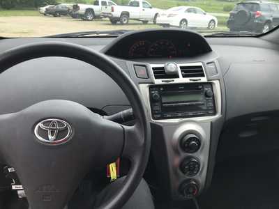 2010 Toyota Yaris, $3400. Photo 7