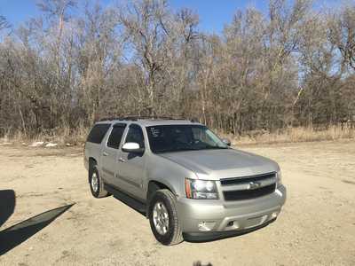 2009 Chevrolet Suburban, $4999. Photo 3