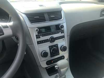 2009 Chevrolet Malibu, $3998. Photo 7