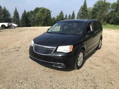 2015 Chrysler Town & Country, $4999. Photo 2