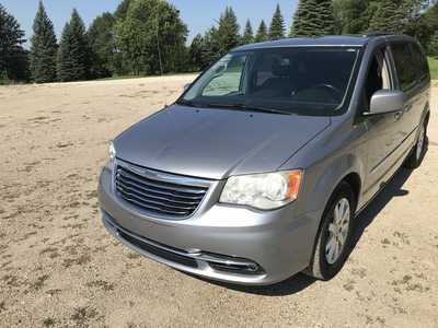 2013 Chrysler Town & Country, $4500. Photo 2