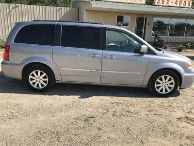 2013 Chrysler Town & Country, $4500. Photo 4