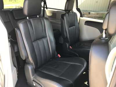 2013 Chrysler Town & Country, $4500. Photo 5