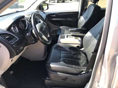 2013 Chrysler Town & Country, $4500. Photo 9