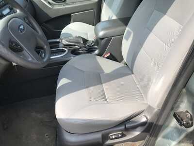 2005 Ford Escape, $4500. Photo 8
