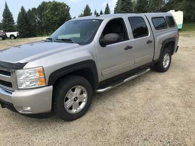 2009 Chevrolet 1500 Crew Cab, $4500. Photo 2