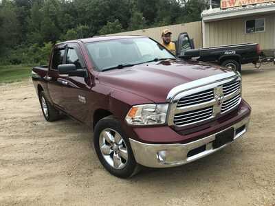 2017 RAM 1500 Crew Cab, $9900. Photo 1