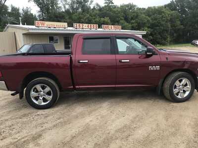 2017 RAM 1500 Crew Cab, $9900. Photo 3