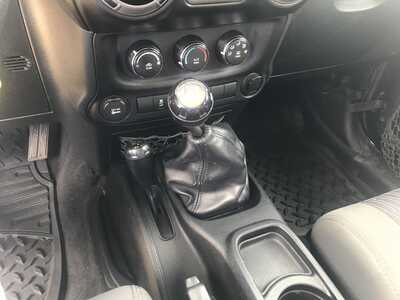 2012 Jeep Wrangler, $9900. Photo 11