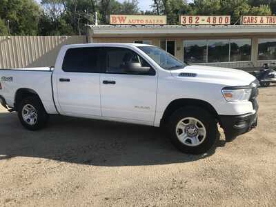 2019 RAM 1500 Crew Cab, $17700. Photo 4