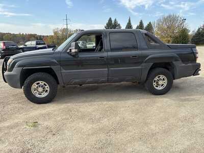 2004 Chevrolet Avalanche, $4999. Photo 1
