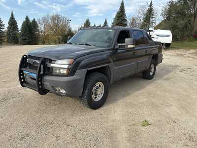 2004 Chevrolet Avalanche, $4999. Photo 2