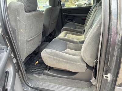 2004 Chevrolet Avalanche, $4999. Photo 9