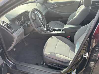 2011 Hyundai Sonata, $4200. Photo 10
