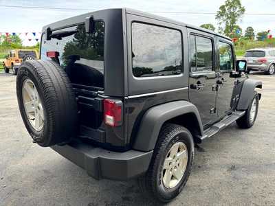 2013 Jeep Wrangler Unlimited, $12600. Photo 5