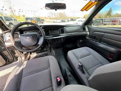 2011 Ford Crown Victoria, $6995. Photo 11