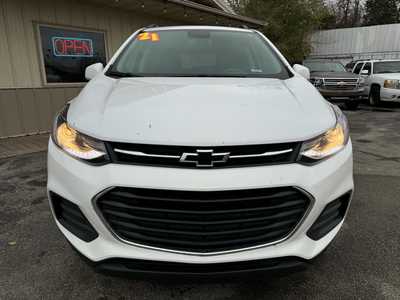 2021 Chevrolet Trax, $9997. Photo 2
