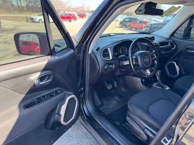 2017 Jeep Renegade, $6995. Photo 9