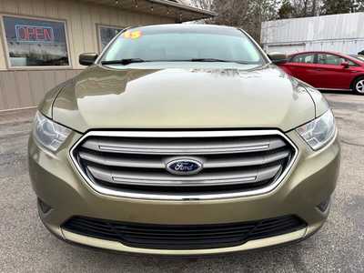 2013 Ford Taurus, $7469. Photo 2