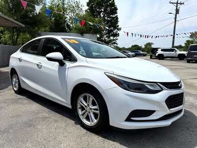 2018 Chevrolet Cruze, $6987. Photo 3