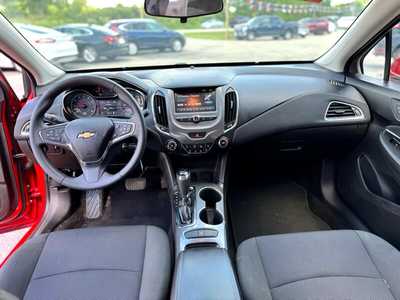 2016 Chevrolet Cruze, $6997. Photo 11