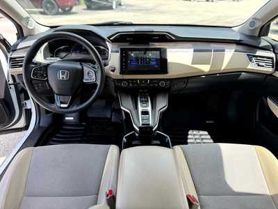 2018 Honda Clarity, $12476. Photo 12
