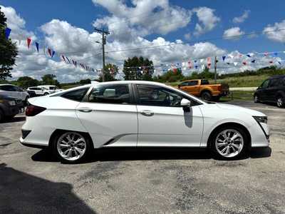 2018 Honda Clarity, $12476. Photo 4