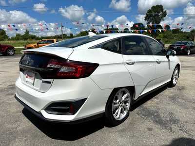 2018 Honda Clarity, $12476. Photo 5