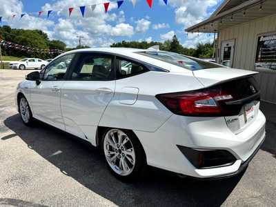 2018 Honda Clarity, $12476. Photo 7