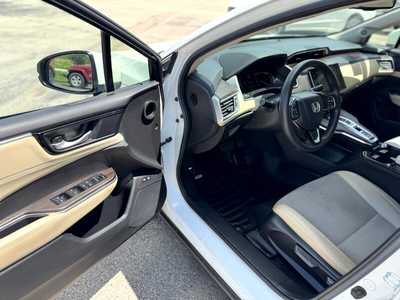 2018 Honda Clarity, $12476. Photo 9