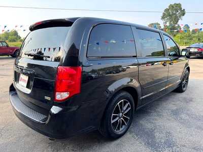 2017 Dodge Caravan, Grand, $5679. Photo 5