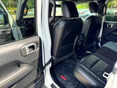 2018 Jeep Wrangler Unlimited, $19987. Photo 11