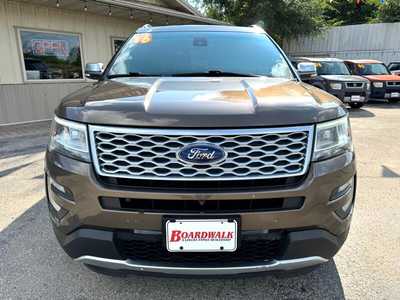 2016 Ford Explorer, $14478. Photo 2