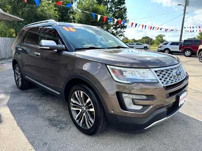 2016 Ford Explorer, $14478. Photo 3