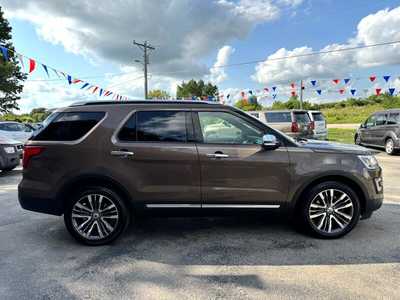 2016 Ford Explorer, $14478. Photo 4