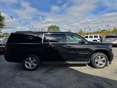 2015 Chevrolet Suburban, $12157. Photo 4
