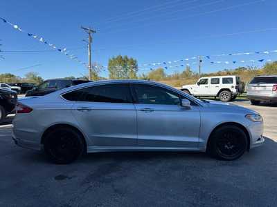 2016 Ford Fusion, $7989. Photo 4