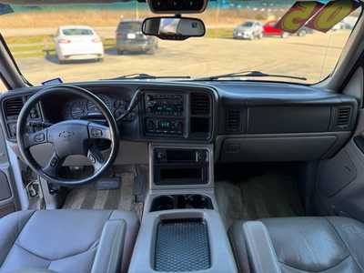 2005 Chevrolet Tahoe, $8990. Photo 12