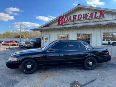2010 Ford Crown Victoria, $4995. Photo 8
