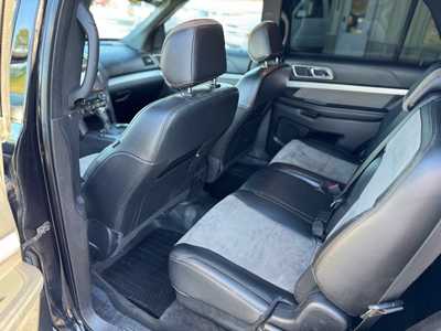 2017 Ford Explorer, $11972. Photo 10