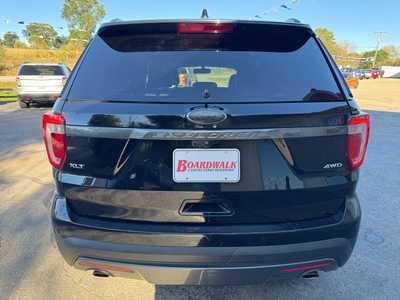 2017 Ford Explorer, $11972. Photo 6