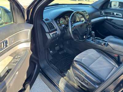 2017 Ford Explorer, $11972. Photo 9