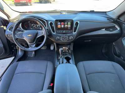 2016 Chevrolet Malibu, $10589. Photo 11